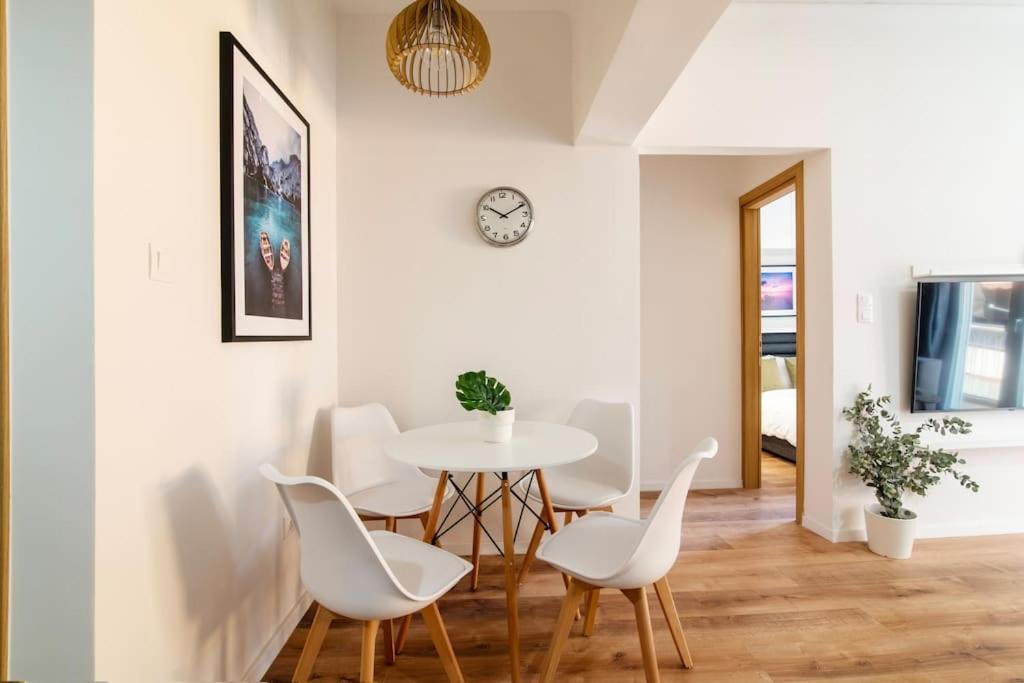 Kelly'S Urban Home - 5 Mins Walk To Acropolis เอเธนส์ ภายนอก รูปภาพ