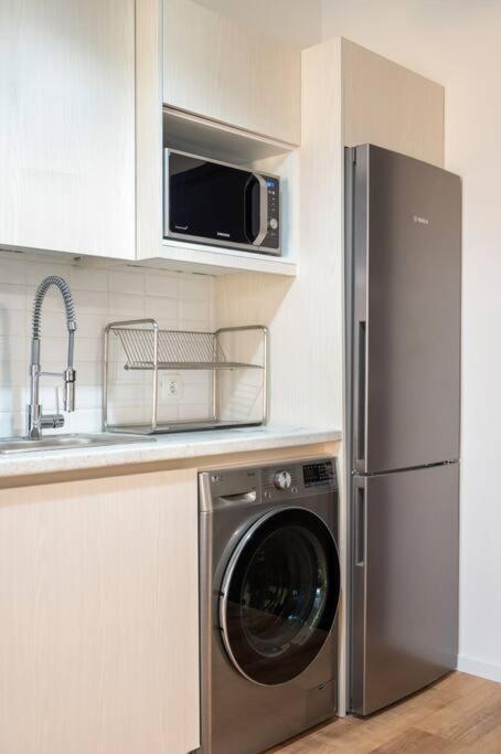 Kelly'S Urban Home - 5 Mins Walk To Acropolis เอเธนส์ ภายนอก รูปภาพ