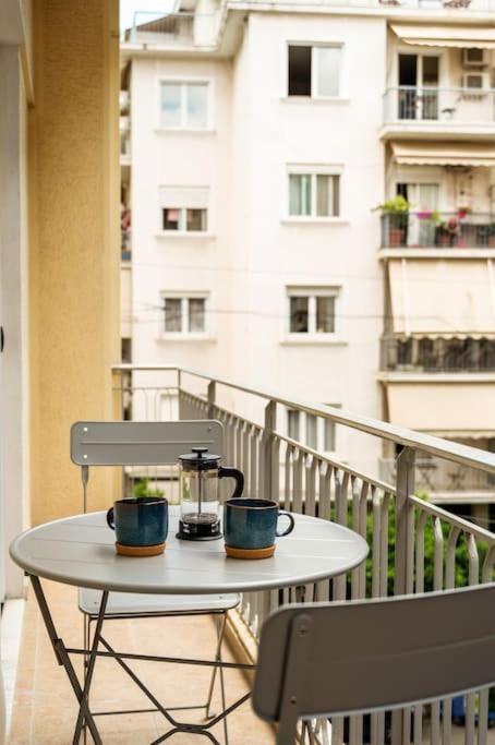 Kelly'S Urban Home - 5 Mins Walk To Acropolis เอเธนส์ ภายนอก รูปภาพ